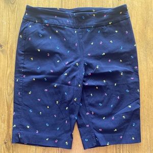 Counterparts Women’s Stretch Pull On Bermuda Shorts. Navy Floral Print. Size 12